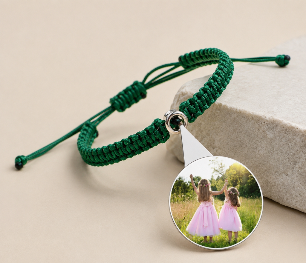 💖 Photo Projection Bracelet – Carry Your Memories With You